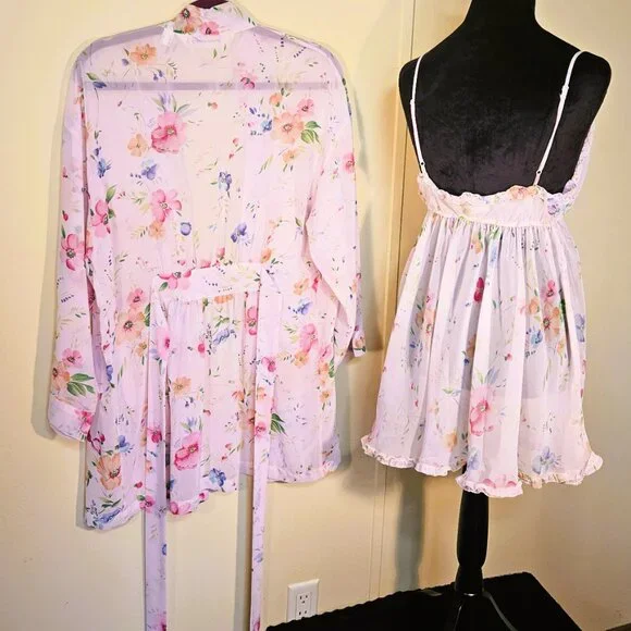 VS Vintage 2 pc Pink Floral Chiffon Babydoll and Robe Set